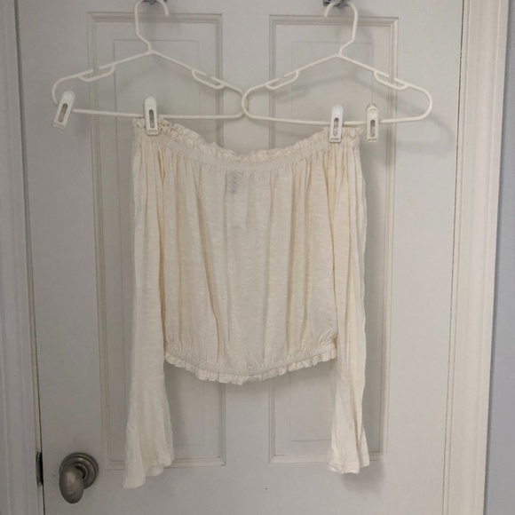 NEW Emma & Sam Cream Off the Shoulder Long Sleeve - Picture 1 of 3